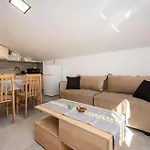 Lovely In Apartman
